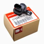 Vista técnica del sensor de cigüeñal original Honda Civic 1.7 D16A6 (2001-2006) - Conexión eléctrica y sellos OEM